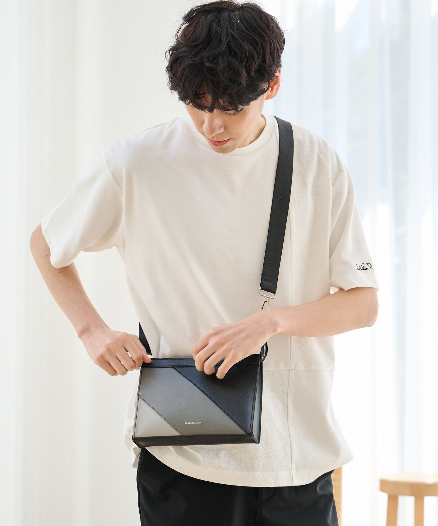 Arnold Palmer フェイクレザー パネルショルダーバッグ